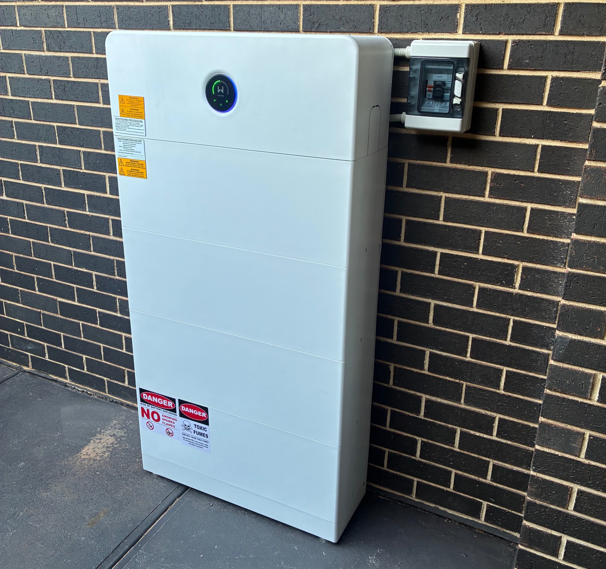 Battery storage installation